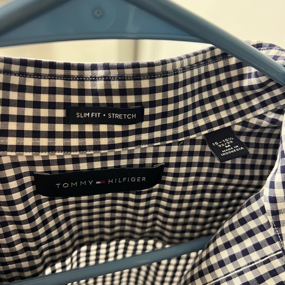 Tommy Hilfiger Button Up - Picture 3 of 3